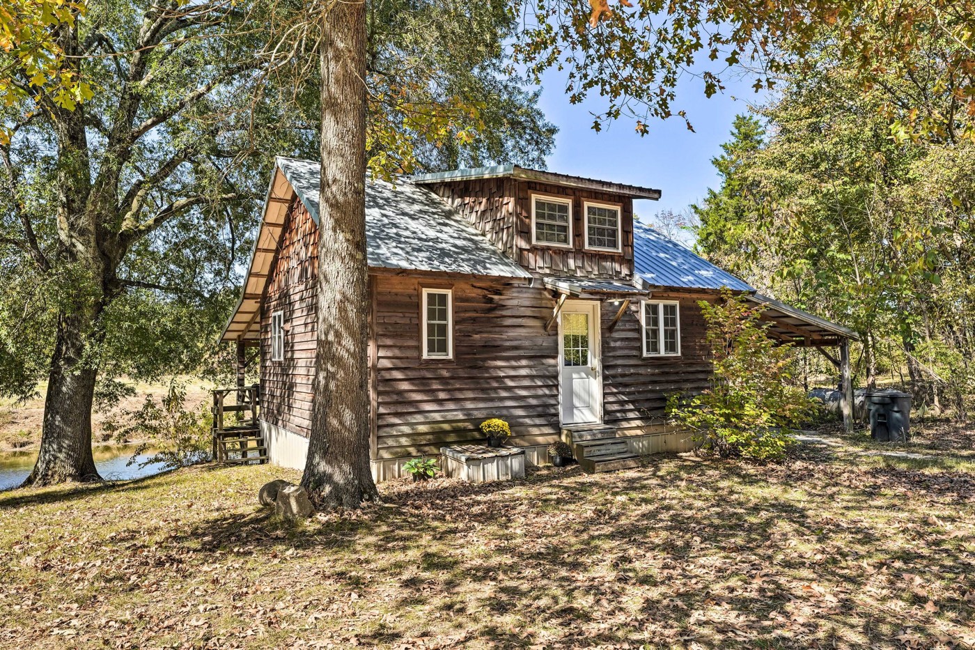 Cabin by the pond, front view